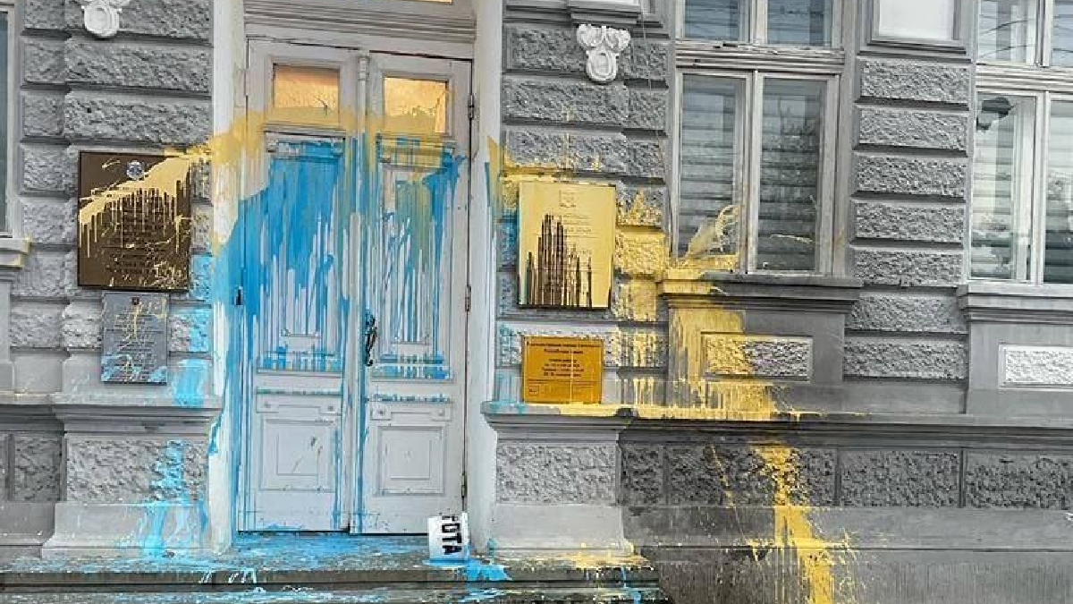 На жителя Євпаторії порушили справу за спробу підпалу будівлі окупаційної міської адміністрації